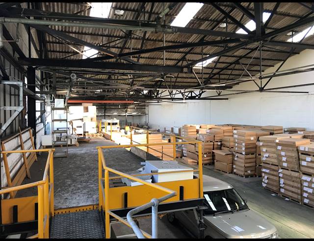 1,240M² FACTORY TO LET IN PAROW INDUSTRIAL